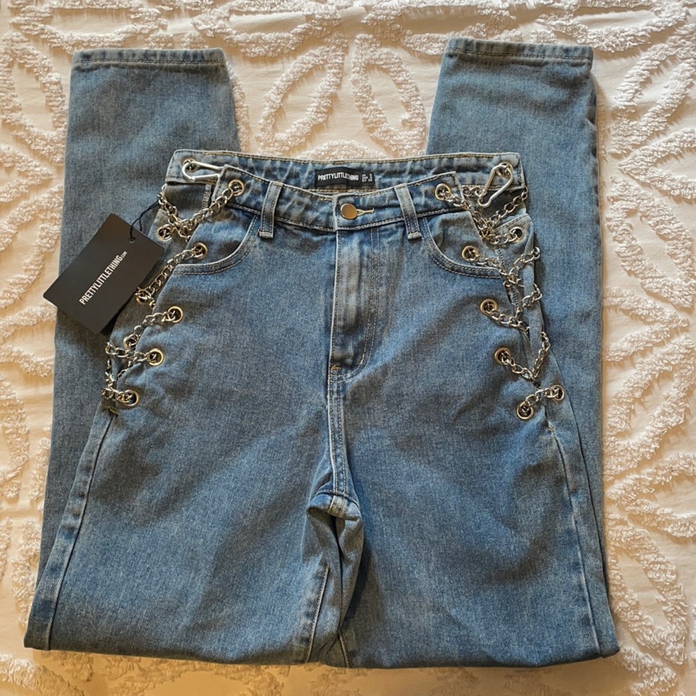 PrettyLittleThing chain jeans size is 2